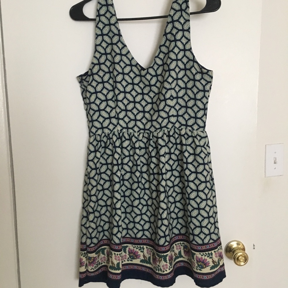 Worn once! Pretty summer paisley dress 👗